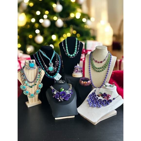 Shades of Green and Purple Jewelry Lots. Pre-Owned and Vintage. - Picture 2 of 16